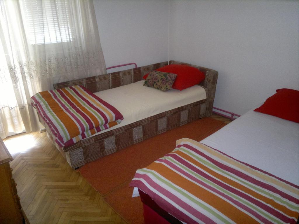 Apartments Maca Novi Sad Rum bild